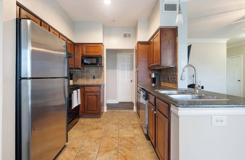 West Oak Hill Apartment | Landing | Beautiful 2BD, Gym