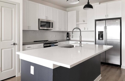 Lower Basin Lake Travis Apartment | Landing | Beautiful 2BD, Pool, Clubhouse