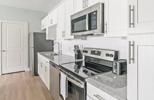 Conroe Apartment | Landing | Beautiful 2BD, Yoga Studio, Clubhouse