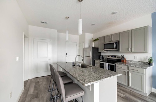 Downtown Columbus Apartment | Landing | Chic 1BD, Gym