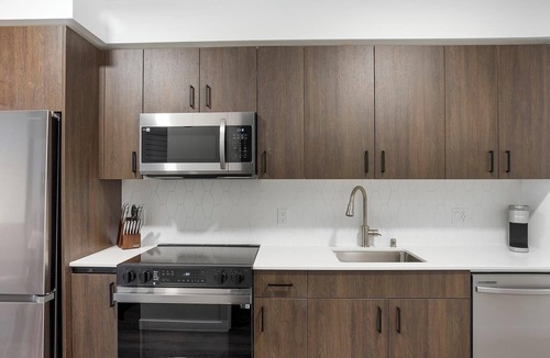 Crown Hill Apartment | Landing | Chic 1BD, Gym