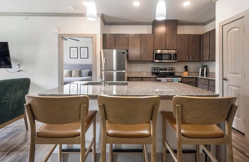 Manor Apartment | Landing | Chic 2BD, Clubhouse, Courtyard