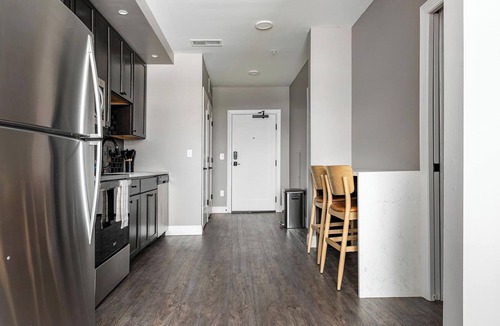 Downtown Columbus Apartment | Landing | Chic Studio, Gym, Clubhouse