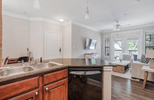 West Oak Hill Apartment | Landing | Incredible 1BD, Gym
