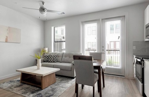 Sweetbriar Apartment | Landing | Incredible 1BD, Gym, Pool