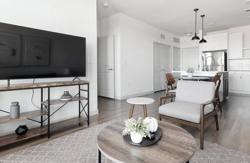 Lower Basin Lake Travis Apartment | Landing | Incredible 1BD, Pool, Clubhouse