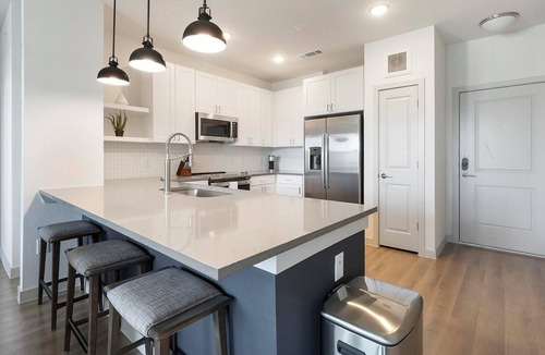 Lower Basin Lake Travis Apartment | Landing | Incredible 2BD, Clubhouse, Gym
