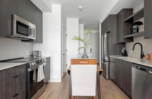 MLK Apartment | Landing | Incredible Studio, Gym, Game Room