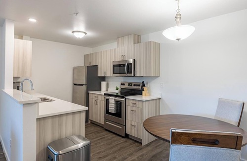 South Richland Apartment | Landing | Modern 1BD, Clubhouse, Gym