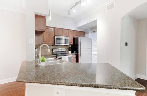 West Oak Hill Apartment | Landing | Modern 1BD, Gym