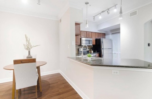 West Oak Hill Apartment | Landing | Modern 1BD, Gym