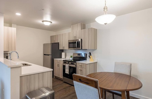 South Richland Apartment | Landing | Modern 1BD, Gym, Clubhouse