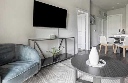 Montopolis Apartment | Landing | Modern 1BD, Pool, Courtyard