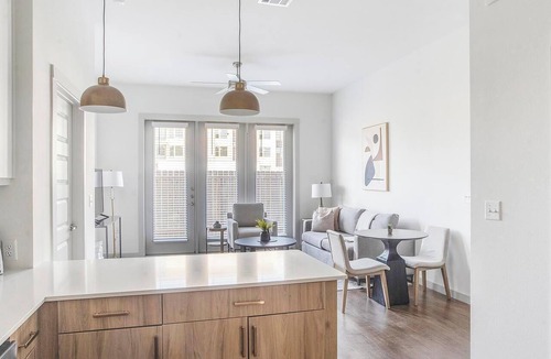 Austin Apartment | Landing | Modern 1BD, Yoga Studio, Gym