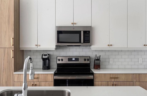 Austin Apartment | Landing | Spectacular 1BD, Yoga Studio, Gym