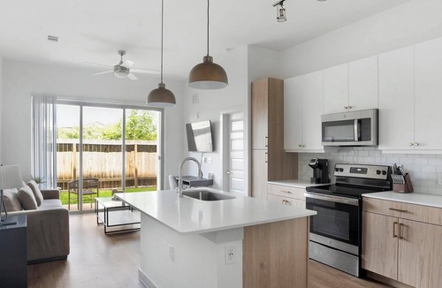 Austin Apartment | Landing | Spectacular 1BD, Yoga Studio, Gym