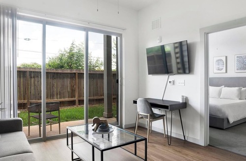 Austin Apartment | Landing | Spectacular 1BD, Yoga Studio, Gym