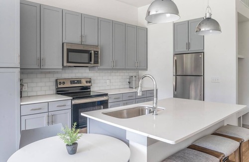 Austin Apartment | Landing | Spectacular 1BD, Gym, Clubhouse