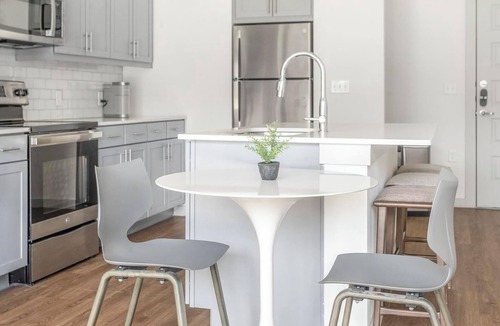 Austin Apartment | Landing | Spectacular 1BD, Gym, Clubhouse
