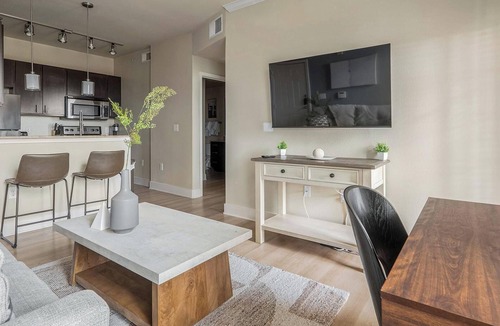 Austin Apartment | Landing | Spectacular 1BD, Gym