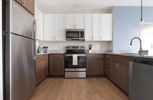 Hickory Apartment | Landing | Spectacular 2BD, Clubhouse, Gym