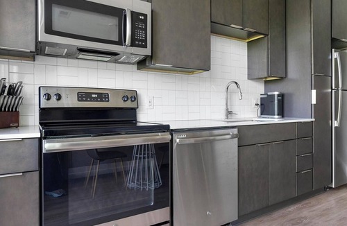 Downtown Apartment | Landing | Spectacular Studio, Pool, Yoga Studio