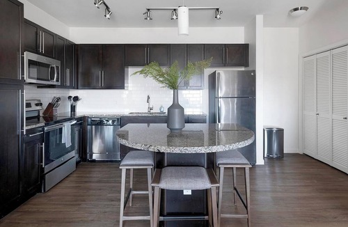 McNeil Apartment | Landing | Spectacular 2BD, Yoga Studio, Pool