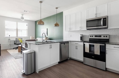 Kyle Apartment | Landing | Stunning 1BD, Gym, Clubhouse