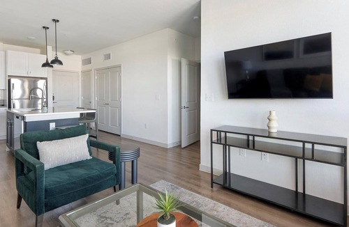 Lower Basin Lake Travis Apartment | Landing | Stunning 1BD, Gym, Clubhouse