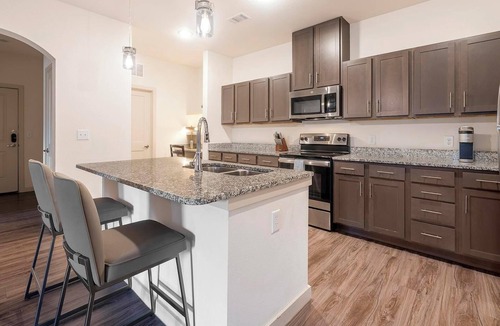 Buda Apartment | Landing | Stunning 2BD, Game Room, Gym