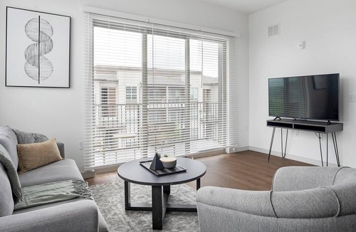 Austin Apartment | Landing | Stunning 2BD, Gym, Clubhouse