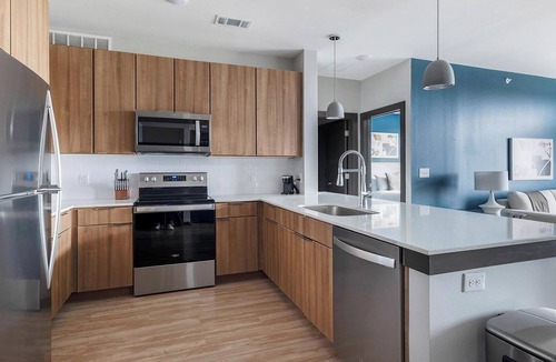Buda Apartment | Landing | Stunning 2BD, Pool, Game Room