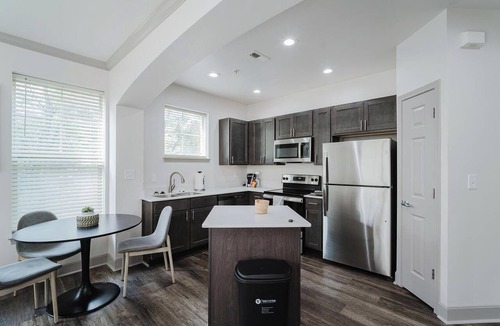 Corryville Apartment | Landing | Stunning 2BD, Clubhouse, Pool