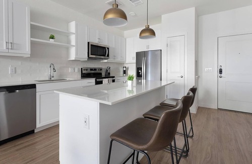 Austin Apartment | Landing | Stylish 2BD, Gym, Clubhouse