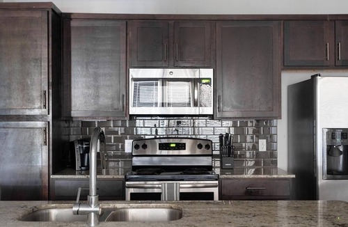 Buda Apartment | Landing | Stylish 2BD, Yoga Studio, Pool