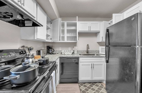Pleasant Valley Apartment | Large apt w/pool & hot tub & workspace