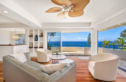 Hawaii Kai House | Large Luxury Home with private Pool and Panoramic Ocean Views
