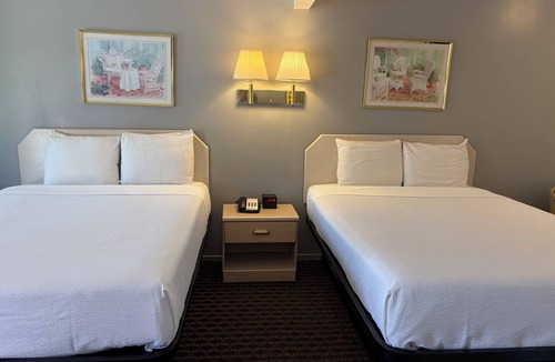 Willits Hotel | Lark Motel
