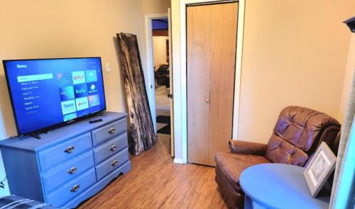 Kodiak Cabin | Last Frontier Lodge - Forest, Mountain, Ocean Views