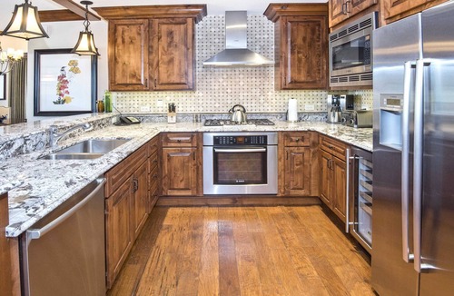 Vail Condo | Lavish Ritz Carlton Residence in Vail! AC, Short Walk to Slopes, Dining