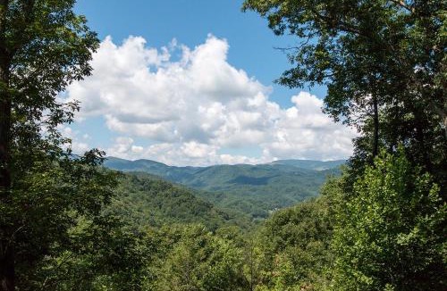 Boone Bed & Breakfast | Lazy Bear Lodge