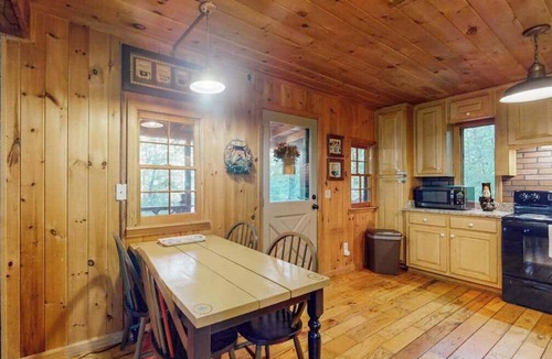 Raccoon Ridge Cabin | Lazy Days Cabin Stay