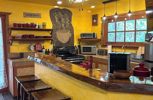 Volcano Cottage | Lazy Lehua Cottage