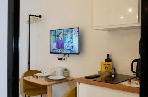 Quartier Vieux Marche-Cathedrale Apartment | Le Rubik's cube - chic & hyper-centre 2 pers