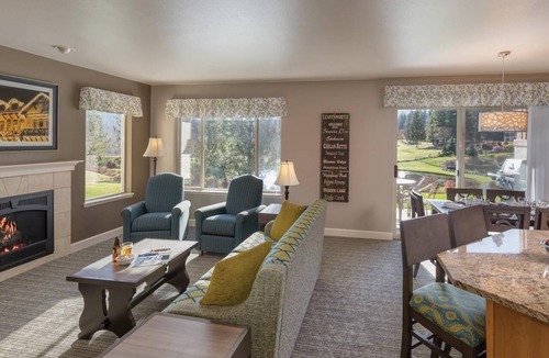 Downtown Leavenworth Resort | Leavenworth 2BR Mountain Villa – Full Kitchen, Balcony & Near Bavarian Village
