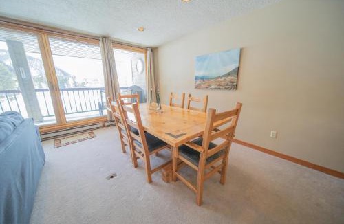 Lakeside Village House | Lenawee 1738 by SummitCove Lodging in Colorado