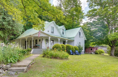 West Jefferson Cottage | 'Lil Red Hen' Cottage in the Boone Area w/Hot Tub