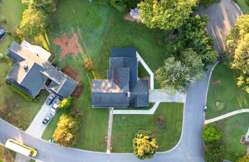Lilburn House | Lilburn Gateway with Game Loft, Fire Pit, Stone Mountain