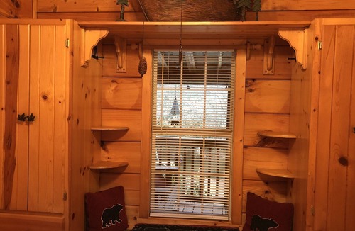 Sparta Cabin | Little River Waterfront Cozy Cabin