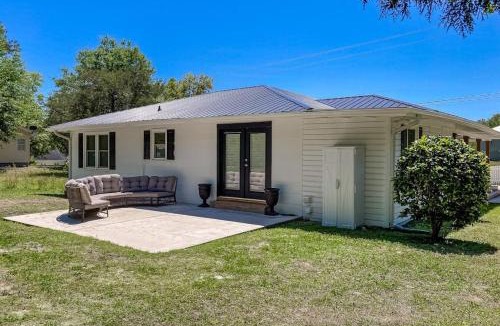 Little River House | Little River Waterway Cottage Retreat